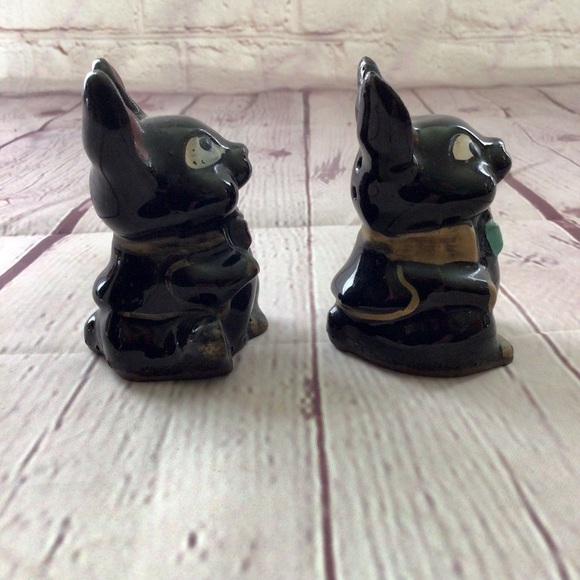 Vintage Hand Painted Redware Bunny Rabbit Salt and Pepper Shaker Pair - Japan - Picture 2 of 9